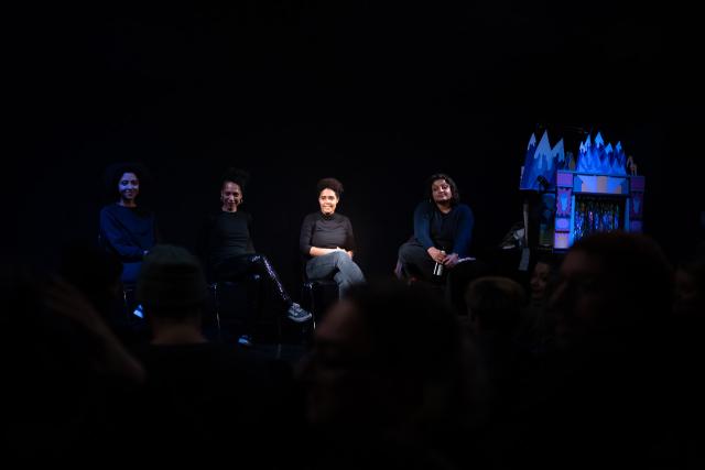 Frauen auf die Bühne